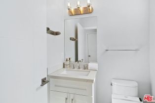 , 4969 Llano dr, Woodland Hills, CA 91364 - 7