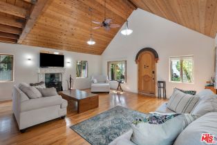 Single Family Residence, 637 Vernon ave, Venice, CA 90291 - 5