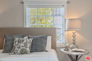 Single Family Residence, 3564 Summerfield dr, Sherman Oaks, CA 91423 - 33