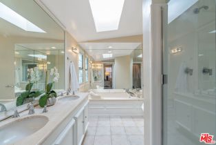 Single Family Residence, 3564 Summerfield dr, Sherman Oaks, CA 91423 - 20