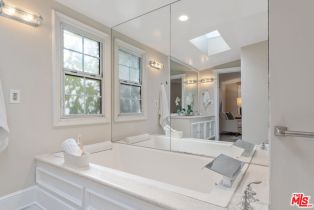 Single Family Residence, 3564 Summerfield dr, Sherman Oaks, CA 91423 - 21