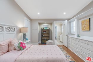 Single Family Residence, 3564 Summerfield dr, Sherman Oaks, CA 91423 - 31