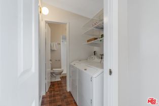 Single Family Residence, 3564 Summerfield dr, Sherman Oaks, CA 91423 - 36