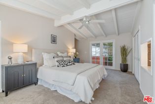 Single Family Residence, 3564 Summerfield dr, Sherman Oaks, CA 91423 - 23