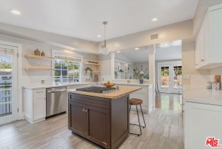 Single Family Residence, 3564 Summerfield dr, Sherman Oaks, CA 91423 - 13