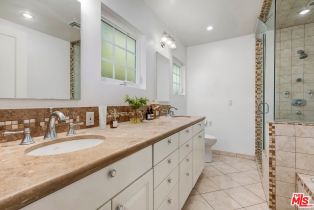 Single Family Residence, 3924 Woodfield dr, Sherman Oaks, CA 91403 - 19