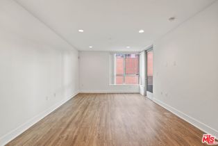 , 10473 Santa Monica blvd, Westwood, CA 90024 - 4