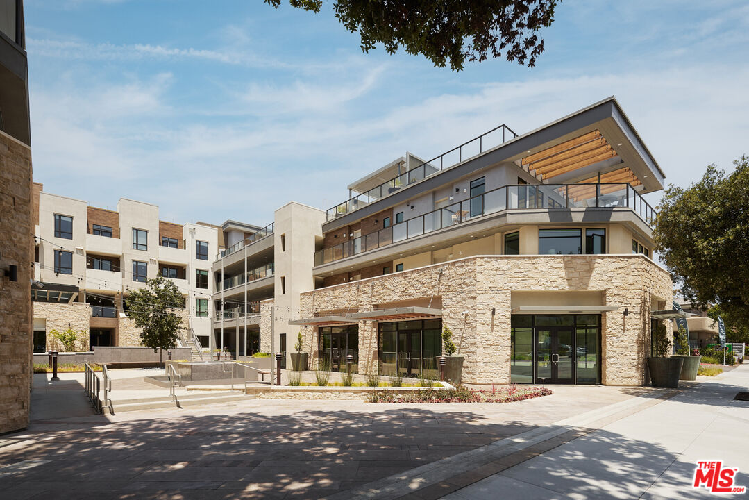 , 299 Thousand Oaks blvd, Thousand Oaks, CA 91360 - 1