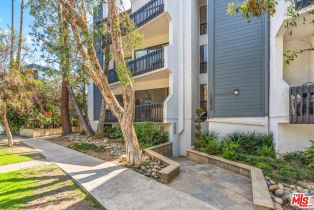 Condominium, 12030 Valleyheart dr, Studio City, CA 91604 - 2