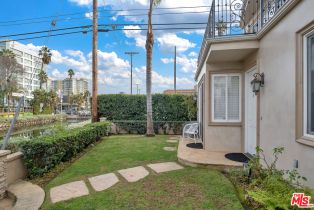 Residential Income, 3000 Grand Canal, Venice, CA 90291 - 9