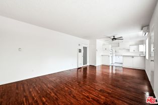 , 1868 10th st, Santa Monica, CA 90404 - 3