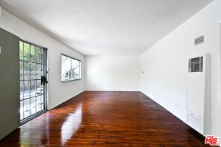 , 1868 10th st, Santa Monica, CA 90404 - 2