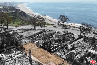 , 320 Mount Holyoke ave, Pacific Palisades, CA 90272 - 3