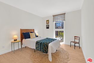 Condominium, 12955 Riverside dr, Sherman Oaks, CA 91423 - 12