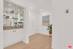 Condominium, 12955 Riverside dr, Sherman Oaks, CA 91423 - 3