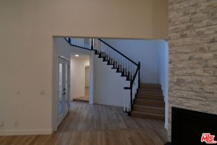 Single Family Residence, 19555 Oxnard st, Tarzana, CA 91356 - 16