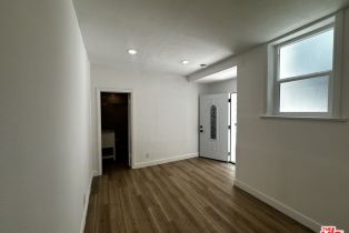 Single Family Residence, 19555 Oxnard st, Tarzana, CA 91356 - 13