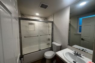 Single Family Residence, 19555 Oxnard st, Tarzana, CA 91356 - 30