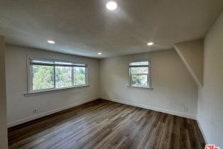 Single Family Residence, 19555 Oxnard st, Tarzana, CA 91356 - 28