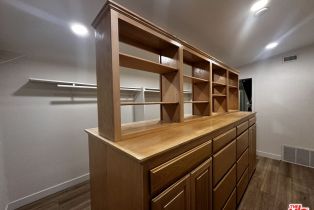 Single Family Residence, 19555 Oxnard st, Tarzana, CA 91356 - 49