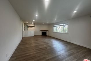 Single Family Residence, 19555 Oxnard st, Tarzana, CA 91356 - 21