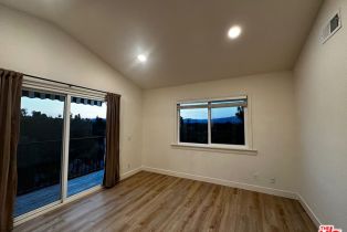 Single Family Residence, 19555 Oxnard st, Tarzana, CA 91356 - 36