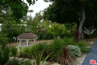 Single Family Residence, 19555 Oxnard st, Tarzana, CA 91356 - 50