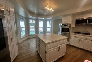 Single Family Residence, 19555 Oxnard st, Tarzana, CA 91356 - 20