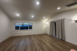 Single Family Residence, 19555 Oxnard st, Tarzana, CA 91356 - 46