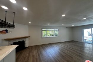 Single Family Residence, 19555 Oxnard st, Tarzana, CA 91356 - 23