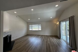 Single Family Residence, 19555 Oxnard st, Tarzana, CA 91356 - 43