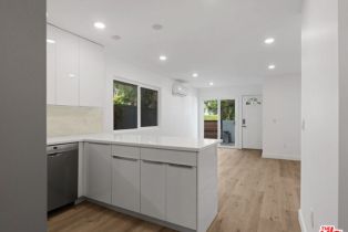 , 1025 Pleasantview ave, Venice, CA 90291 - 7