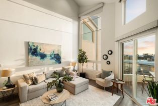 , 245 Main st, Venice, CA 90291 - 3