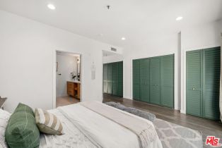 , 245 Main st, Venice, CA 90291 - 8