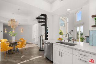 , 245 Main st, Venice, CA 90291 - 17