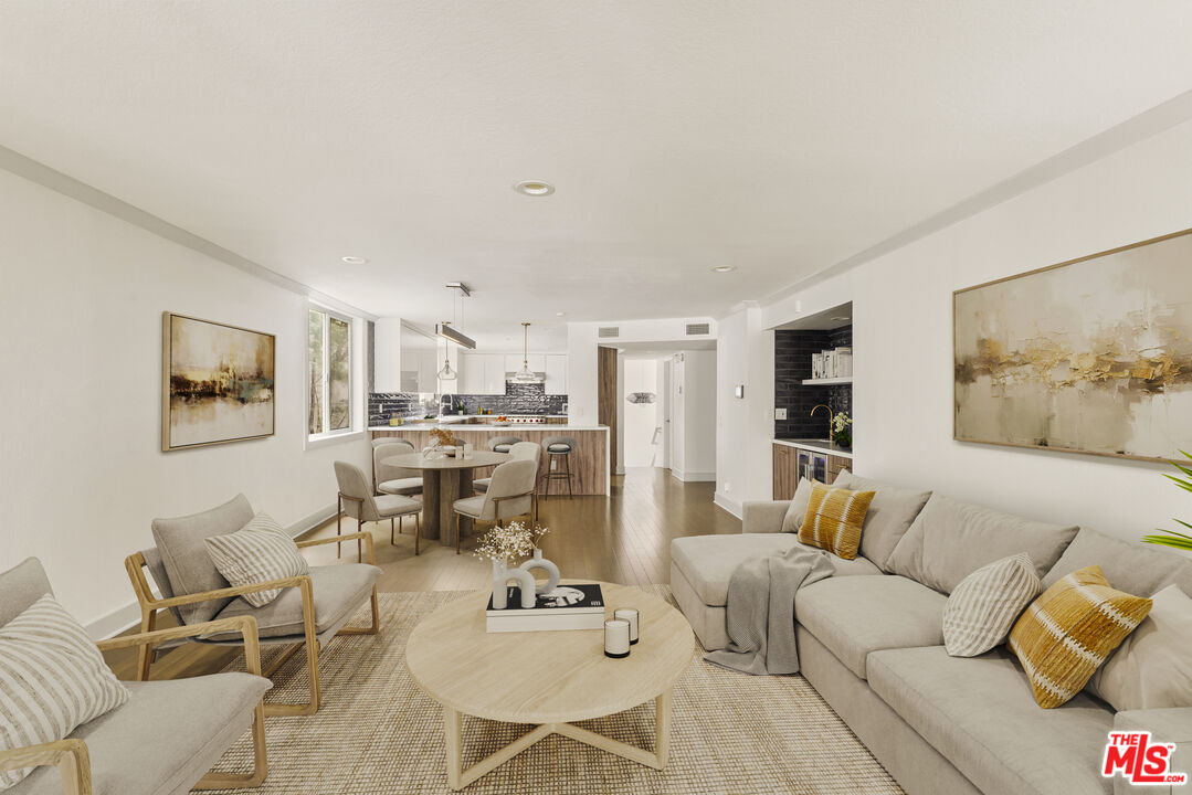 , 1129 Larrabee st, West Hollywood , CA 90069 - 1