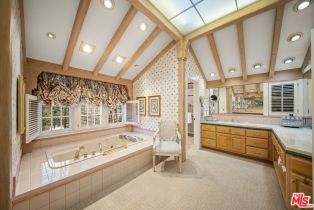 , 708 Sierra dr, Beverly Hills, CA 90210 - 16