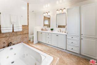 Single Family Residence, 22021 Celes st, Woodland Hills, CA 91364 - 17