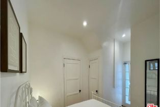 , 854 4th st, Santa Monica, CA 90403 - 9