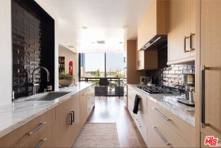 Condominium, 211 Spalding dr, Beverly Hills, CA 90212 - 9