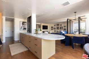 Condominium, 211 Spalding dr, Beverly Hills, CA 90212 - 8