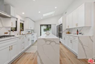 Single Family Residence, 22126 De La Osa st, Woodland Hills, CA 91364 - 22