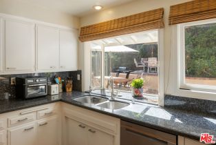 Single Family Residence, 3735 Montuso pl, Encino, CA 91436 - 8