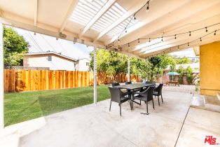 Single Family Residence, 22021 De La Osa st, Woodland Hills, CA 91364 - 22