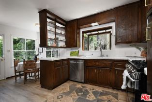 Single Family Residence, 14691 Valley Vista blvd, Sherman Oaks, CA 91403 - 11