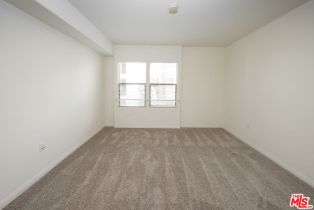 , 1041 Glendon ave, Westwood, CA 90024 - 8