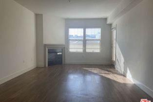 , 1041 Glendon ave, Westwood, CA 90024 - 7