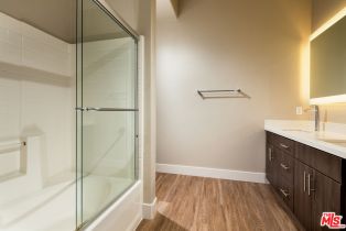 , 1041 Glendon ave, Westwood, CA 90024 - 5