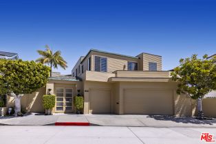 Single Family Residence, 812  W Bay Ave, Newport Beach, CA  Newport Beach, CA 92661