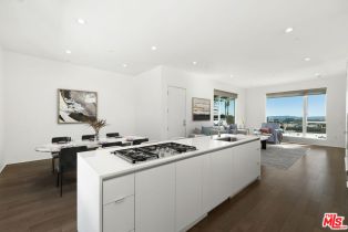 , 935 San Vicente blvd, West Hollywood , CA 90069 - 5